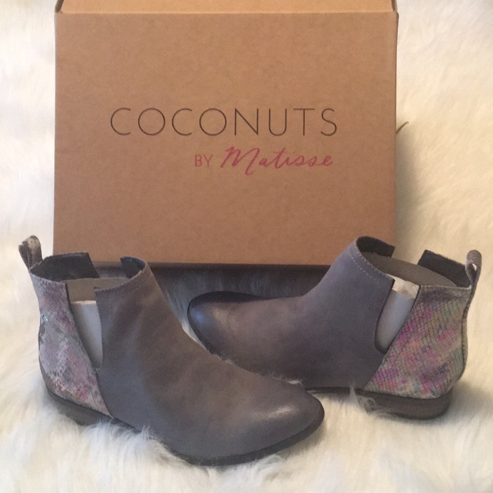Coconuts by Matisse booties